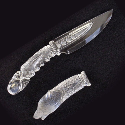 Хрустальный нож подарок охотникам изготовлени из массива хрусталя камнерезным инструментом
