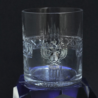 хрустальный стакан с нанесением логотипа герба монограммы на заказ