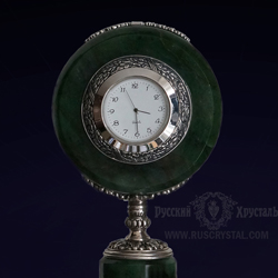 фрагмент часов из нефрита с серебряным декором