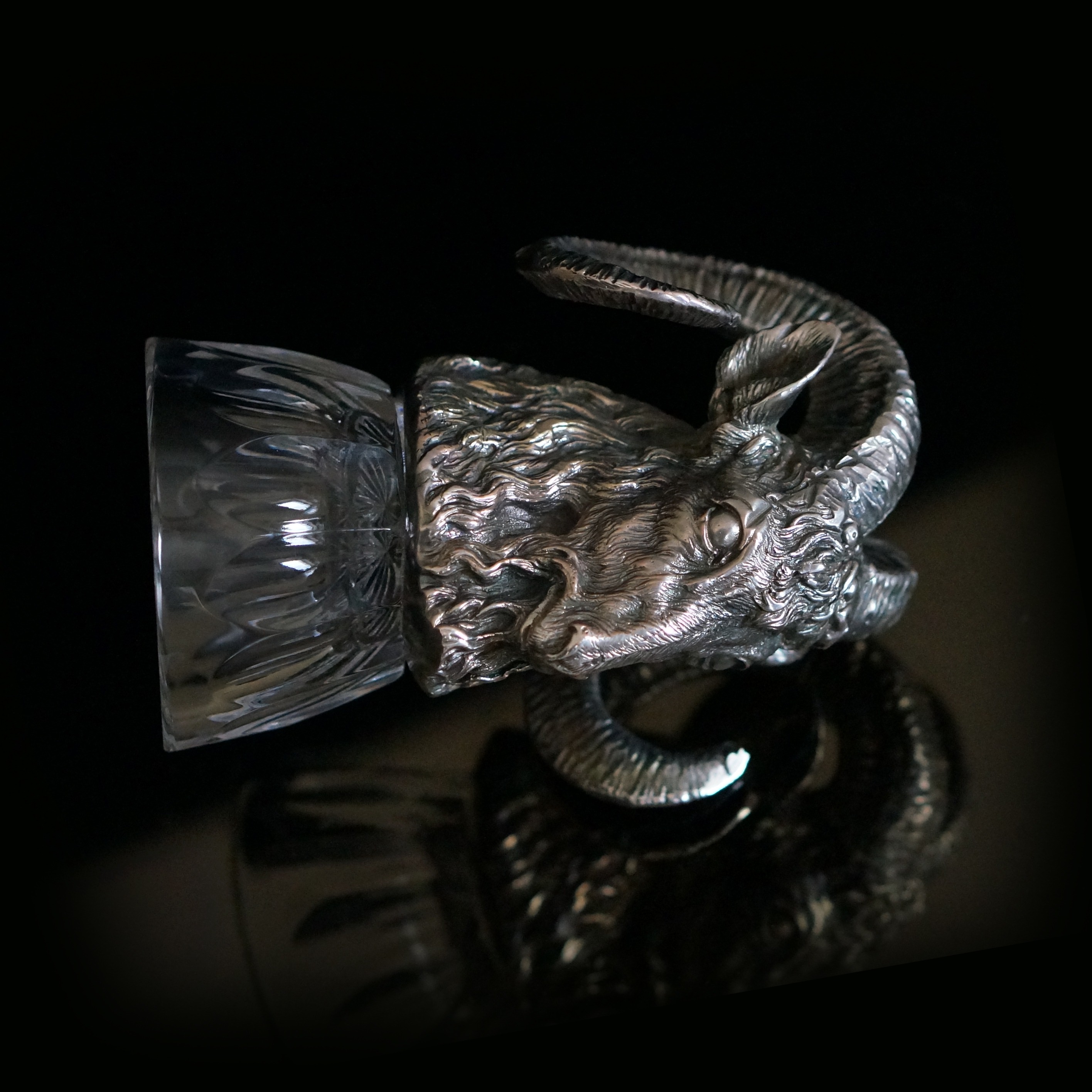 чарка ритон АРХАР из набора ОХОТНИЧИЙ Хрусталь  Серебро или бронза с гальваническим покрытием серебром. 