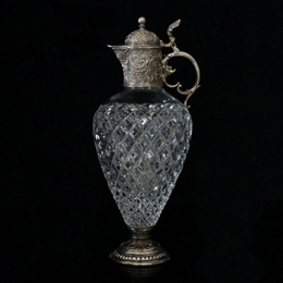 графин коньячный Возрождение малый из классического граненого хрусталя с литым декором из серебра или  посеребренной бронзы