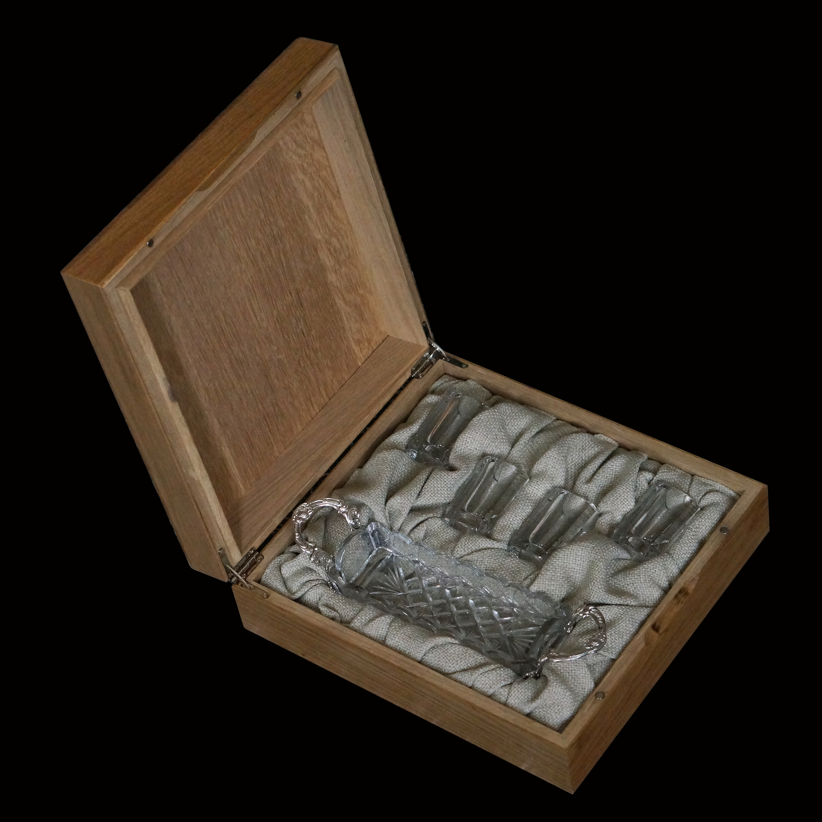 подарочный набор Старая москва в коробке из массива дубасигнатюр из хрусталя и серебра в коробке из дуба
