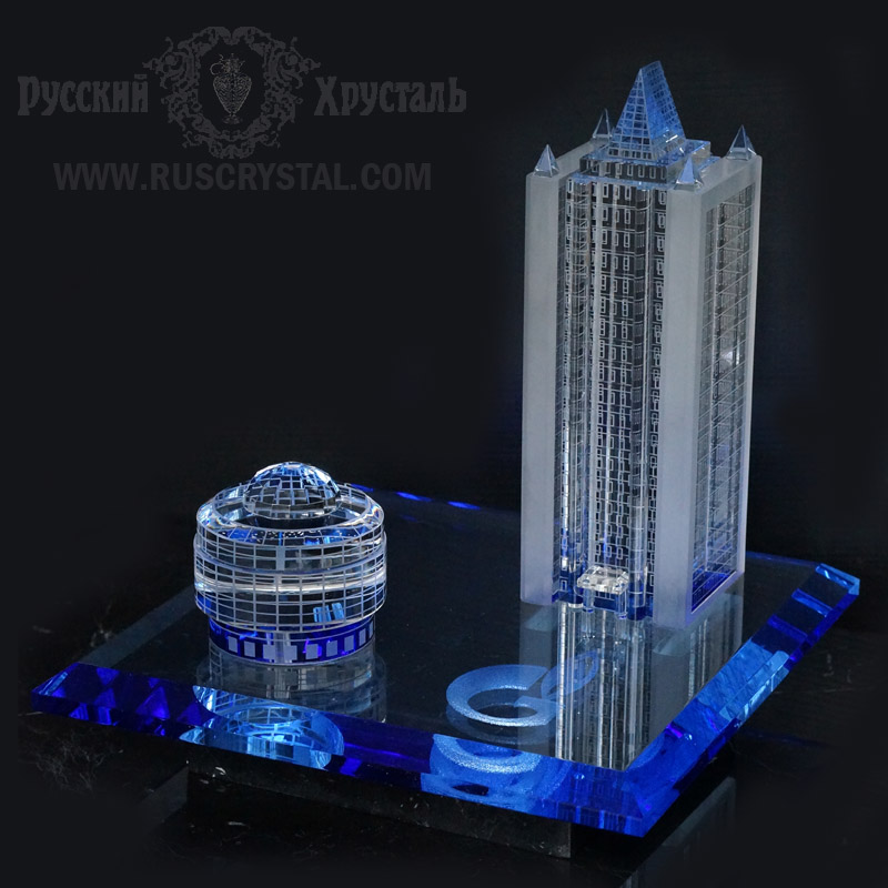 корпоративный сувенир  макет здания из синего оптического стекла и бариевого хрусталя
