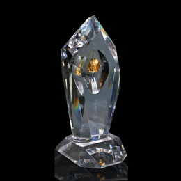 корпоративный подарок работников золотодобывающей компании  Золотой самородок внутри хрустального кристалла