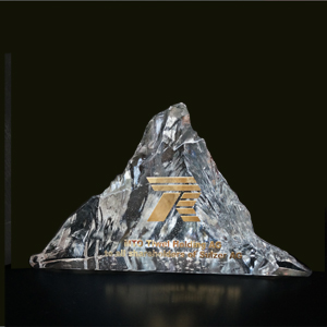 хрустальная гора с нанесенным логотипом по технологии металлостикера