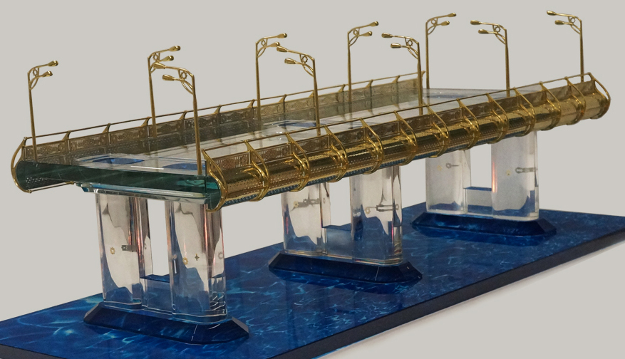 макет моста из хрусталя оптического стекла  позолоченной бронзы изготовлен на заказ по предоставленным чертежам