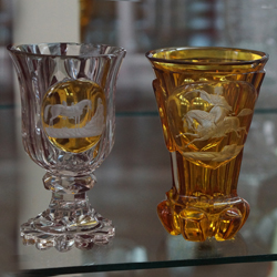 хрустальные бокал и стакан с гравировкой и  нацветом  Бахметьевский завод до 1917 года