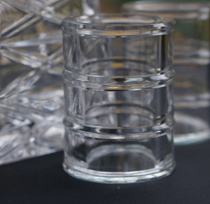 нефтяная бочка из хрусталя стекла  это стакан входящий в подарочный набор